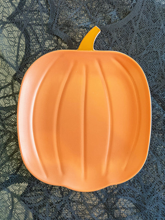 Pumpkin-Shaped Reusable Board (Pre-Assembled for Pick up)